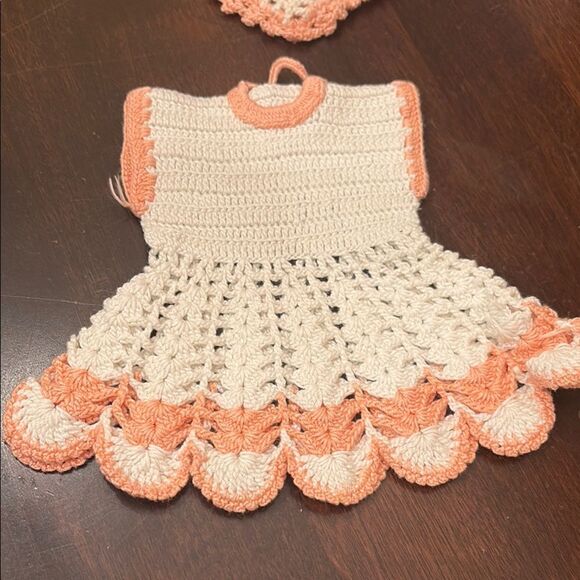 Handmade Crochet Peach and Cream pot holders - Picture 2 of 8
